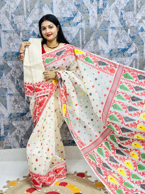 রেশম জামদানি শাড়ি। সাথে ব্লাউজ পিস থাকবে একদম ফ্রি